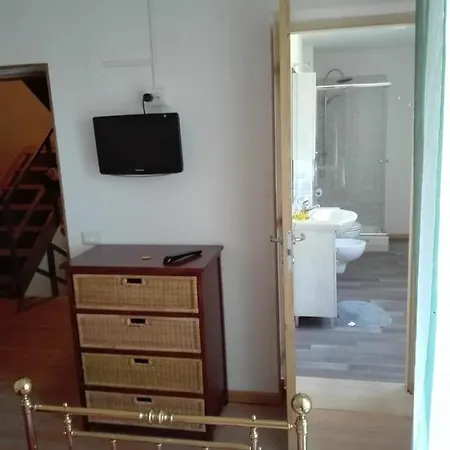 Il Posto Del Ciliegio Selvatico Couette-café 3*